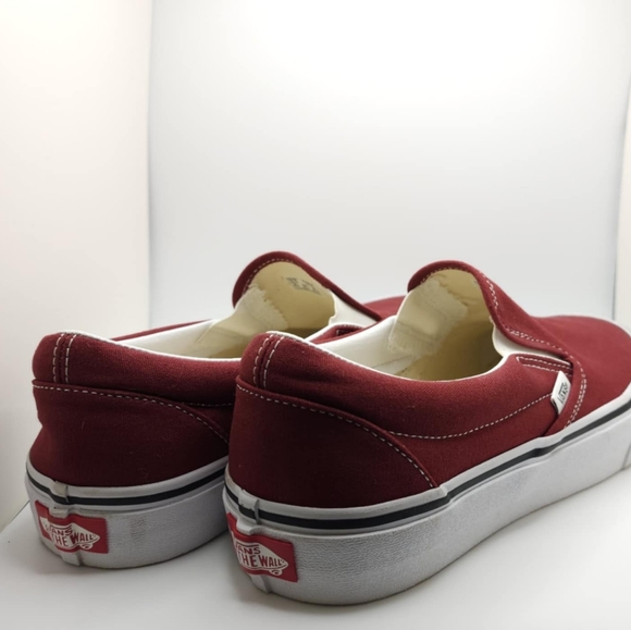 Vans Classic Slip‑On Red Canvas Sneakers Men’s 9 / Women’s 10.5 NEW With Box - Picture 3 of 7